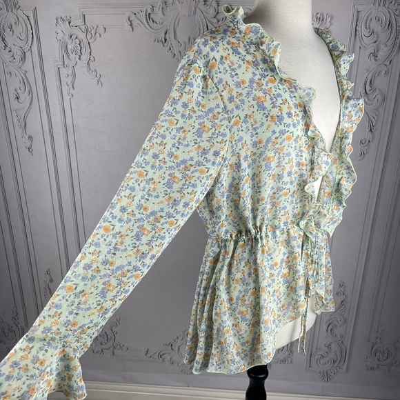 Long Sleeves Blouse - Picture 3 of 5